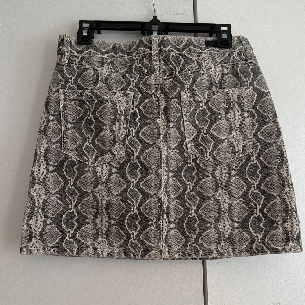 Blank NYC Snakeskin Print Denim Mini‎ Skirt Grey Black 85WK0181 Size 27